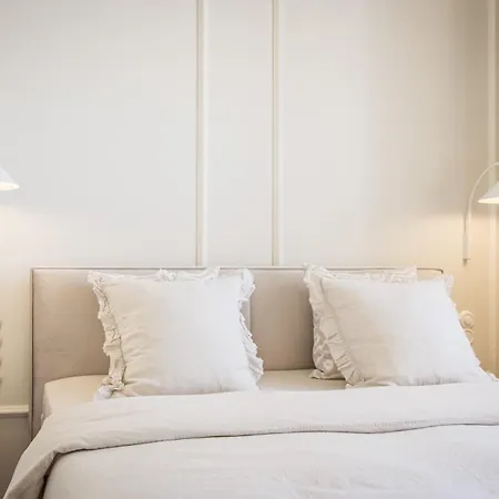 Julius Apartment *